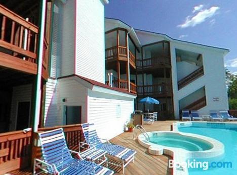 The Beach Condominium Hotel Resort Traverse Stadt Exterior foto